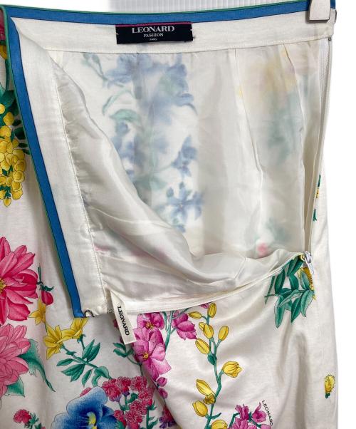 LEONARD（レオナール）LEONARD (レオナール) フラワープリントスカート　ミディスカート マルチカラー サイズ:ウエスト69cmの古着・服飾アイテム