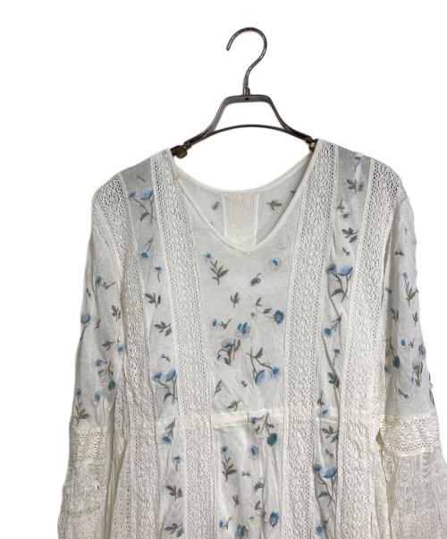 GRACE CONTINENTAL（（グレースコンチネンタル）GRACE CONTINENTAL (（グレースコンチネンタル) 小花刺繍ニットワンピース アイボリー サイズ:36の古着・服飾アイテム