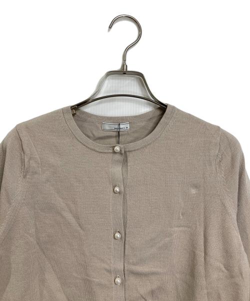 BEATRICE（ベアトリス）BEATRICE (ベアトリス) パールカーディガン ベージュ サイズ:M 未使用品の古着・服飾アイテム