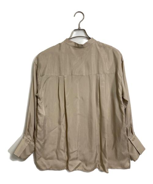 1er Arrondissement（プルミエ アロンディスモン）1er Arrondissement (プルミエ アロンディスモン) プラフィブリルシャツ　長袖シャツ　バンドカラーシャツ　長袖ブラウス　オフィスカジュアル　セレモニー ベージュ サイズ:36の古着・服飾アイテム