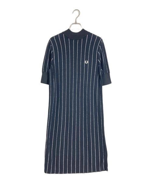 FRED PERRY（フレッドペリー）FRED PERRY (フレッドペリー) ピンストライプニットドレス ワンピース ブークレ加工　ハーフスリーブワンピース　ロングワンピース ブラック×ホワイト サイズ:UK 10の古着・服飾アイテム