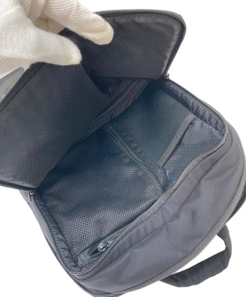 THE NORTH FACE（ザ ノース フェイス）THE NORTH FACE (ザ ノース フェイス) ビジネスリュック SHUTTLE SERIES  シャトル　デイパック　スリム　PC タブレット収納 ブラック サイズ:実寸参照の古着・服飾アイテム