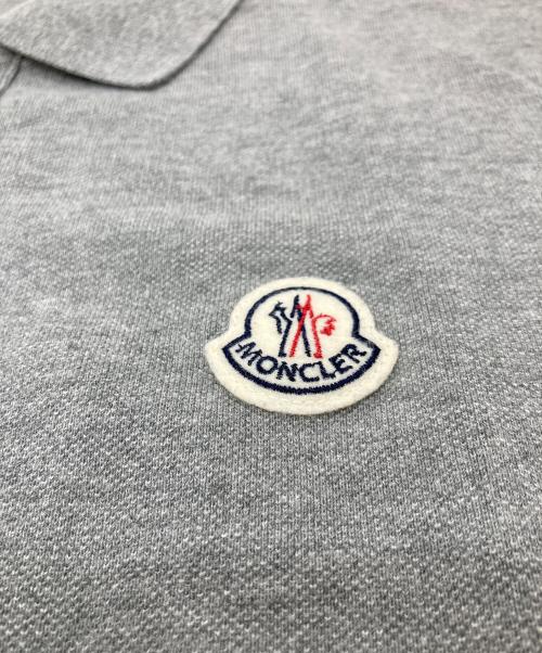 MONCLER（モンクレール）MONCLER (モンクレール) ロゴワッペンポロシャツ　コットンポロシャツ グレー サイズ:Mの古着・服飾アイテム