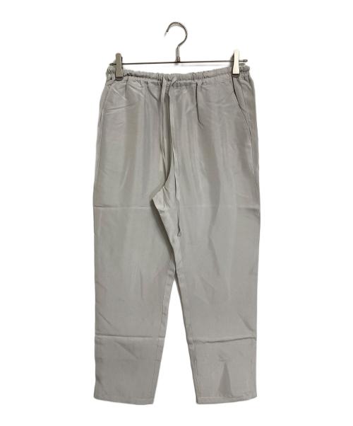 yoli（ヨリ）yoli (ヨリ) シルクパンツ Silk Pants  イージーパンツ　セレモニー　オフィスカジュアル　日本製 グレー サイズ:03 未使用品の古着・服飾アイテム