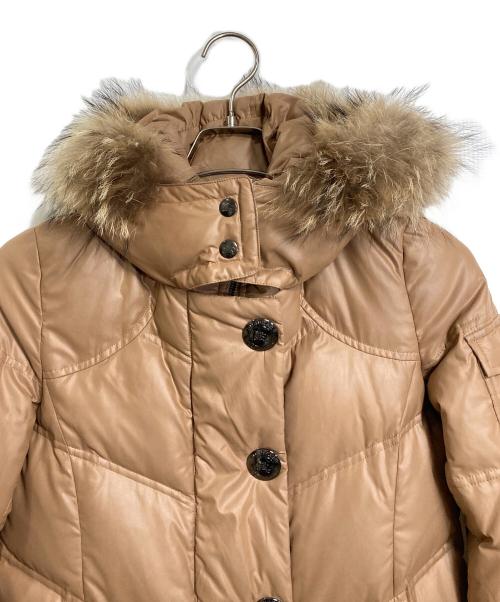 BURBERRY BLUE LABEL（バーバリーロンドンブルーレーベル）BURBERRY BLUE LABEL (バーバリーロンドンブルーレーベル) 裏チェック ダウンコート　フードファー　アウター　タヌキ ベージュ サイズ:38の古着・服飾アイテム
