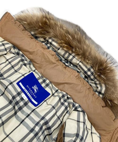 BURBERRY BLUE LABEL（バーバリーロンドンブルーレーベル）BURBERRY BLUE LABEL (バーバリーロンドンブルーレーベル) 裏チェック ダウンコート　フードファー　アウター　タヌキ ベージュ サイズ:38の古着・服飾アイテム