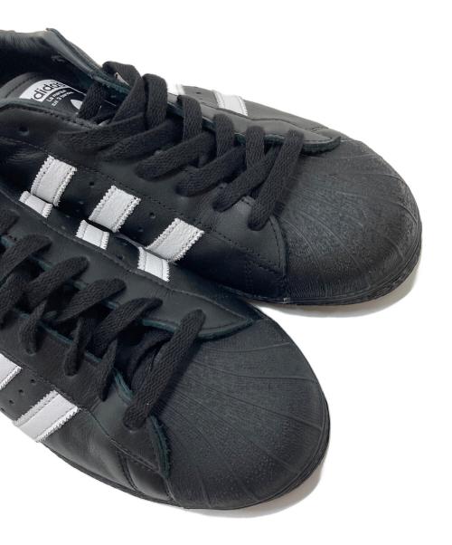 adidas（アディダス）adidas (アディダス) SUPERSTAR 82 CBLACK/FTWWHT/CBLACK ブラック サイズ:UK10の古着・服飾アイテム