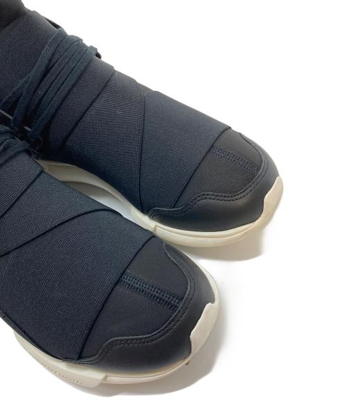 Y-3（ワイスリー）Y-3 (ワイスリー) Qasa スニーカー ブラック サイズ:UK5の古着・服飾アイテム