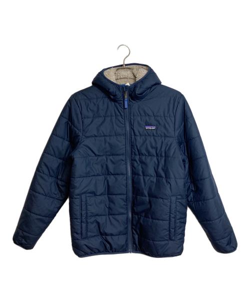 Patagonia（パタゴニア）Patagonia (パタゴニア) リバーシブル・レディ・フレディ・フーディ　中綿ジャケット　ボアジャケット アイボリー×ネイビー サイズ:キッズXXL / レディースS程の古着・服飾アイテム
