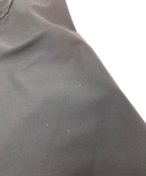 H BEAUTY&YOUTH（エイチ ビューティー&ユース）H BEAUTY&YOUTH (エイチ ビューティー&ユース) トロピカルハイウエストサスペンダーパンツ ブラック サイズ:Sの古着・服飾アイテム