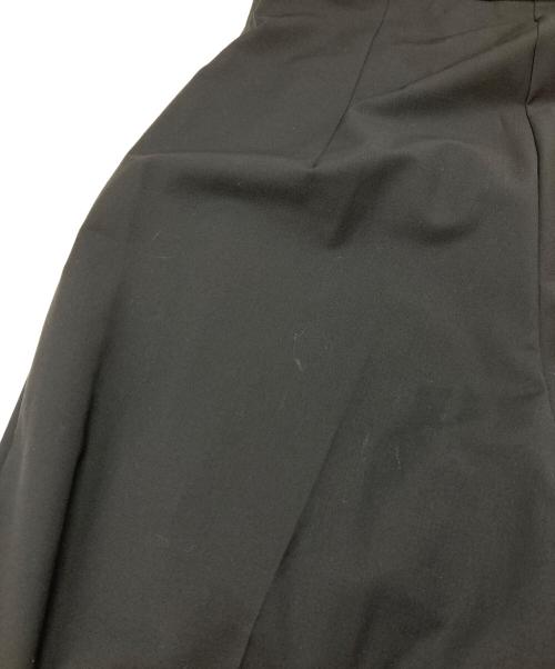 H BEAUTY&YOUTH（エイチ ビューティー&ユース）H BEAUTY&YOUTH (エイチ ビューティー&ユース) トロピカルハイウエストサスペンダーパンツ ブラック サイズ:Sの古着・服飾アイテム