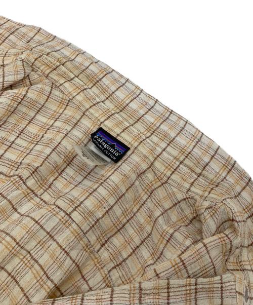 Patagonia（パタゴニア）Patagonia (パタゴニア) A/C シャツ 52921SP11 楊柳クレープ 半袖 コットン チェックシャツ ボックスシャツ　2011年製 ベージュ サイズ:Mの古着・服飾アイテム