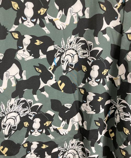 graniph（グラニフ）graniph (グラニフ) ジョジョの奇妙な冒険 (ジョジョノキミョウナボウケン) イギー＆ザ・フール パターンルーズフィット半袖シャツ グリーン サイズ:L 未使用品の古着・服飾アイテム