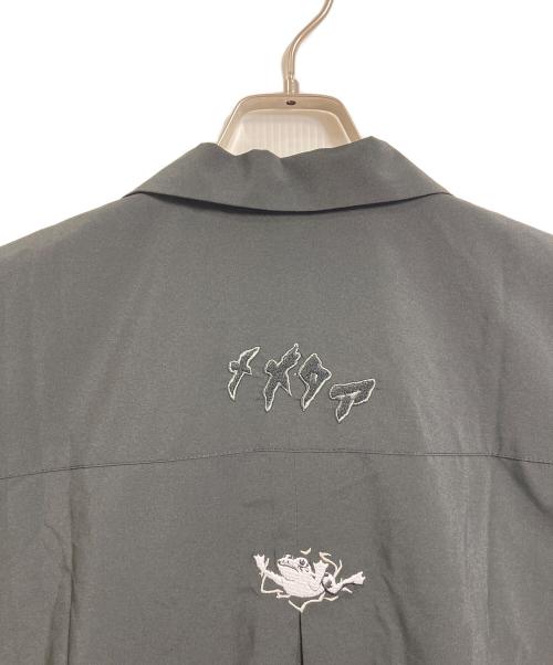 graniph（グラニフ）graniph (グラニフ) ジョジョの奇妙な冒険 (ジョジョノキミョウナボウケン) ビッグハンソデシャツ　半袖シャツ ブラック サイズ:L 未使用品の古着・服飾アイテム