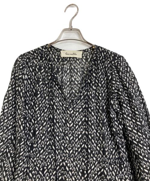 sara mallika（サラマリカ）sara mallika (サラマリカ) リーフ柄ギャザーワンピース ブラック サイズ:FREEの古着・服飾アイテム