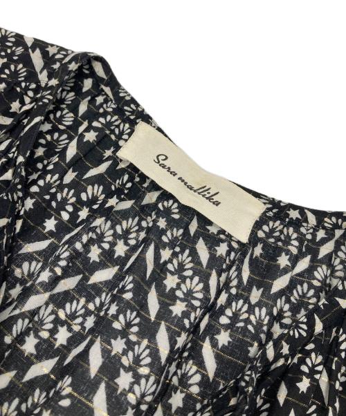 sara mallika（サラマリカ）sara mallika (サラマリカ) リーフ柄ギャザーワンピース ブラック サイズ:FREEの古着・服飾アイテム