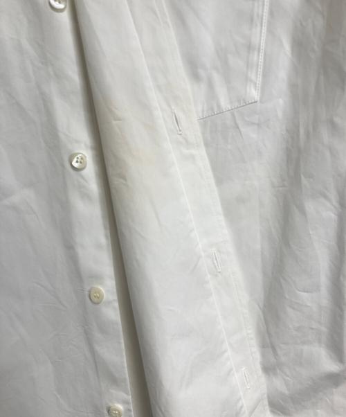 BALENCIAGA（バレンシアガ）BALENCIAGA (バレンシアガ) 襟ロゴシャツユニセックス　長袖シャツ　コットンシャツ　イタリア製　2021年モデル ホワイト サイズ:37の古着・服飾アイテム