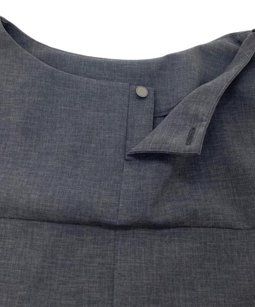 UNTITLED（アンタイトル）UNTITLED (アンタイトル) リラククール半袖ブラウス グレー サイズ:01 未使用品の古着・服飾アイテム