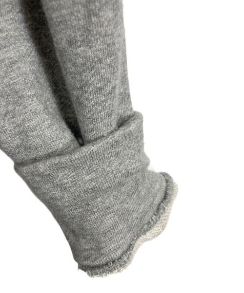 PLAY COMME des GARCONS（プレイコムデギャルソン）PLAY COMME des GARCONS (プレイコムデギャルソン) ジップパーカー　フーディー　ライトアウター　ハート　日本製 グレー サイズ:Mの古着・服飾アイテム