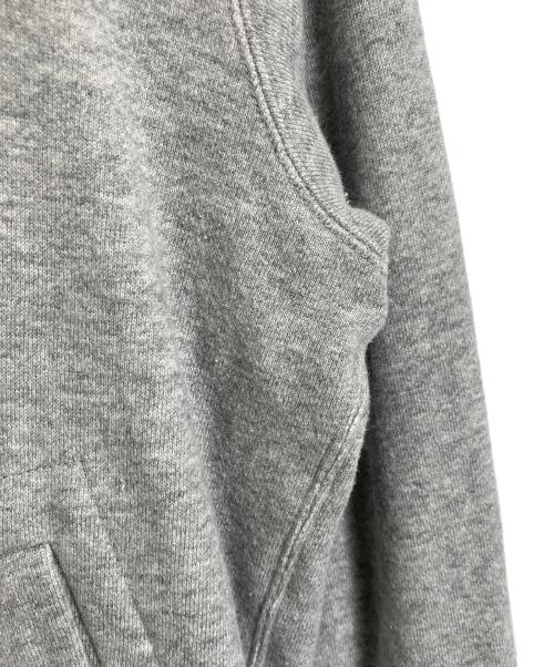 PLAY COMME des GARCONS（プレイコムデギャルソン）PLAY COMME des GARCONS (プレイコムデギャルソン) ジップパーカー　フーディー　ライトアウター　ハート　日本製 グレー サイズ:Mの古着・服飾アイテム