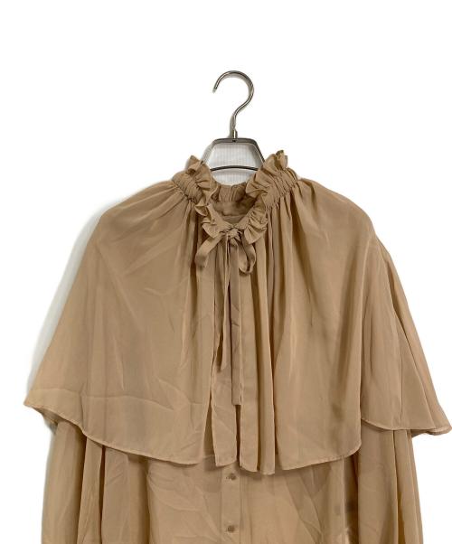 martinique（マルティニーク）martinique (マルティニーク) ケープブラウス ベージュ サイズ:Freeの古着・服飾アイテム