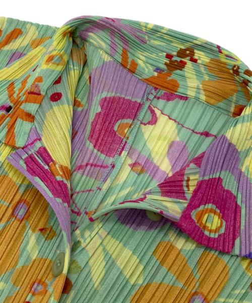 PLEATS PLEASE（プリーツプリーズ）PLEATS PLEASE (プリーツプリーズ) フラワー総柄プリーツシャツ　2015年春 マルチカラー サイズ:4の古着・服飾アイテム