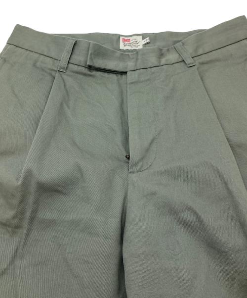 Traditional Weatherwear（トラディショナルウェザーウェア）Traditional Weatherwear (トラディショナルウェザーウェア) タックチノパンツ UNIONSLACKS 102 CHINO アウトタック オリーブ サイズ:Mの古着・服飾アイテム