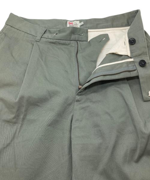 Traditional Weatherwear（トラディショナルウェザーウェア）Traditional Weatherwear (トラディショナルウェザーウェア) タックチノパンツ UNIONSLACKS 102 CHINO アウトタック オリーブ サイズ:Mの古着・服飾アイテム