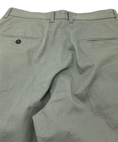 Traditional Weatherwear（トラディショナルウェザーウェア）Traditional Weatherwear (トラディショナルウェザーウェア) タックチノパンツ UNIONSLACKS 102 CHINO アウトタック オリーブ サイズ:Mの古着・服飾アイテム