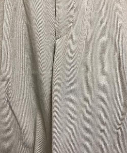 Traditional Weatherwear（トラディショナルウェザーウェア）Traditional Weatherwear (トラディショナルウェザーウェア) タックチノパンツ UNIONSLACKS 102 CHINO アウトタック オリーブ サイズ:Mの古着・服飾アイテム