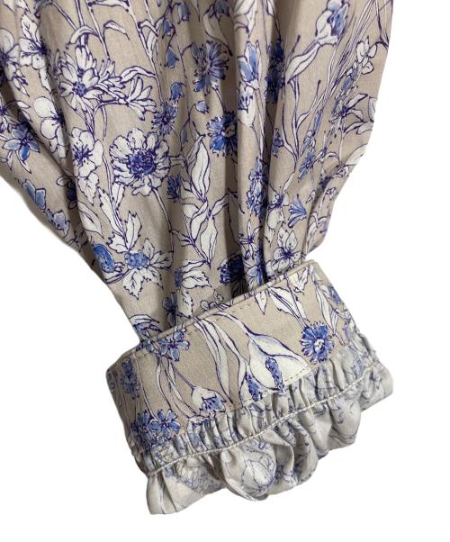 sosotto（ソソット）Sosotto (ソソット) LIBERTY (リバティ) リバティプリント　ゴムシャーリング長袖ブラウス　長袖ブラウス　花柄　フラワープリント　日本製 グレー サイズ:01の古着・服飾アイテム