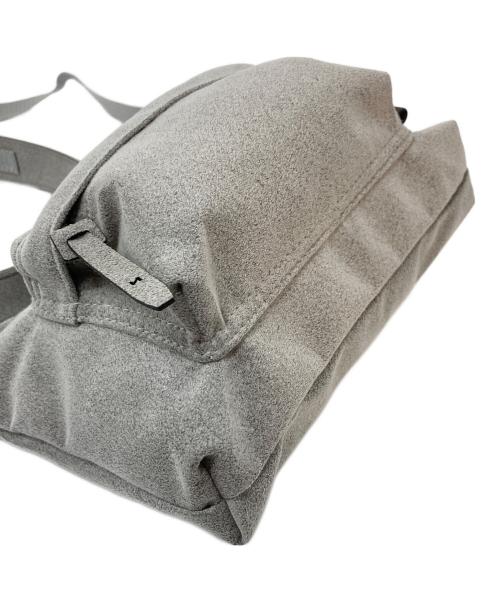 zattu（ザッツ）zattu (ザッツ) YUPI マイクロファイバースエード スモールショルダー グレー サイズ:実寸参照の古着・服飾アイテム