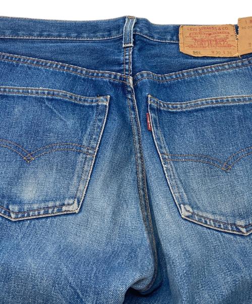 LEVI'S（リーバイス）LEVI'S (リーバイス) 【古着】90's 501デニムパンツ　ボタン裏555 BIGE バレンシア工場製　90年代　USA製 ブルー サイズ:W30の古着・服飾アイテム