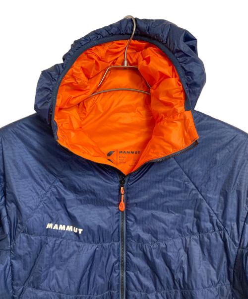 MAMMUT（マムート）MAMMUT (マムート) アイガーヨッホ ライト インサレーション フーデット ジャケット　アウター　中綿ジャケット　スポーツ　アウトドア　ダブルジップ ネイビー サイズ:ASIA：XL   EU/US：Lの古着・服飾アイテム