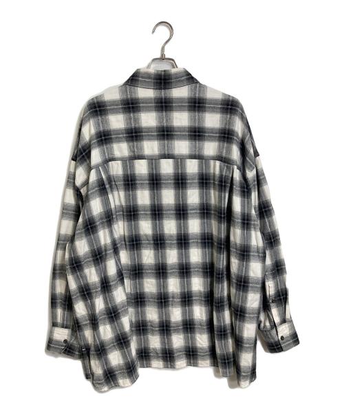 provoke（プロヴォーク）PROVOKE (プロヴォーク) Oversized check Shirt チェックシャツ　オーバーサイズ　コットンシャツ ホワイト×グレー サイズ:38の古着・服飾アイテム