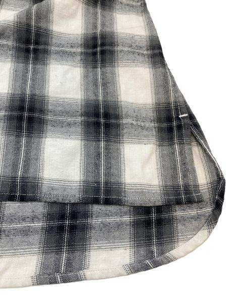 provoke（プロヴォーク）PROVOKE (プロヴォーク) Oversized check Shirt チェックシャツ　オーバーサイズ　コットンシャツ ホワイト×グレー サイズ:38の古着・服飾アイテム
