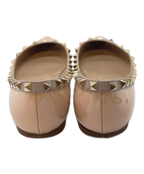 VALENTINO GARAVANI（ヴァレンティノ・ガラヴァーニ）VALENTINO GARAVANI (ヴァレンティノ・ガラヴァーニ) ロックスタッズフラットシューズ ピンク サイズ:37の古着・服飾アイテム