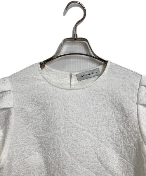 Aveniretoile（アベニールエトワール）Aveniretoile (アベニールエトワール) ジャガードタックペプラムブラウス ホワイト サイズ:Sの古着・服飾アイテム