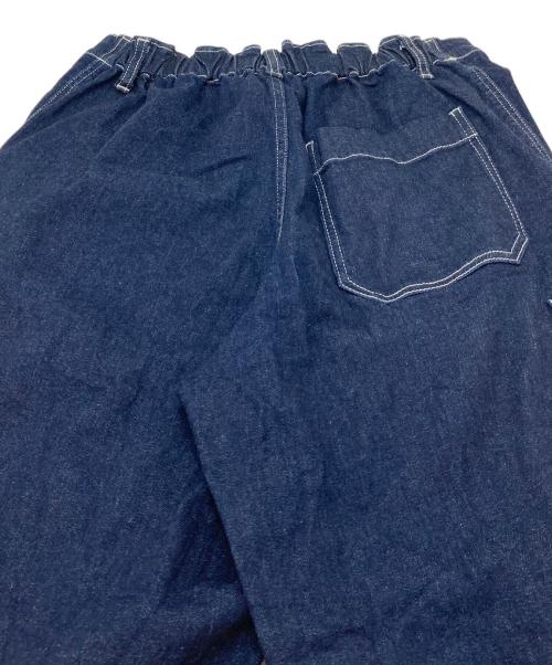 OLLEBOREBLA（アルベロベロ）OLLEBOREBLA (アルベロベロ) ぶたさん刺繍入り ストレッチ デニムワイドパンツ インディゴ サイズ:Mの古着・服飾アイテム