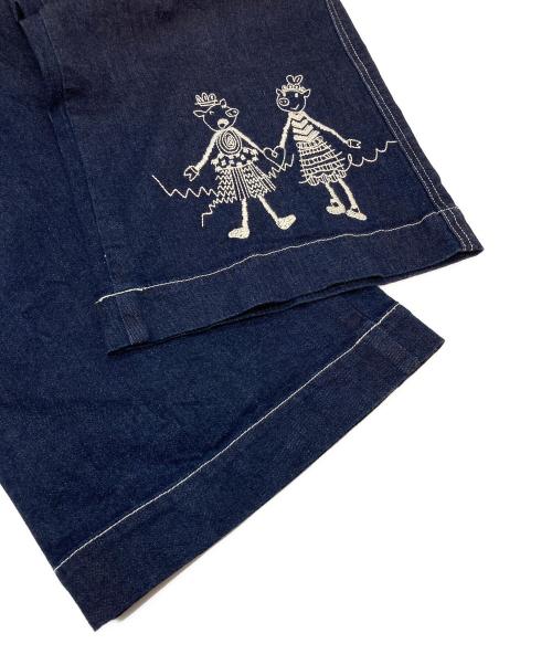 OLLEBOREBLA（アルベロベロ）OLLEBOREBLA (アルベロベロ) ぶたさん刺繍入り ストレッチ デニムワイドパンツ インディゴ サイズ:Mの古着・服飾アイテム