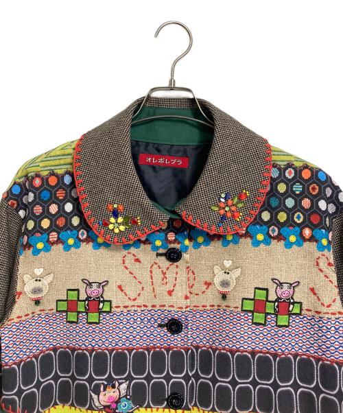 OLLEBOREBLA（アルベロベロ）OLLEBOREBLA (アルベロベロ) ビジュー ぶたさんプリント 総柄刺繍コート マルチカラー サイズ:実寸参照の古着・服飾アイテム