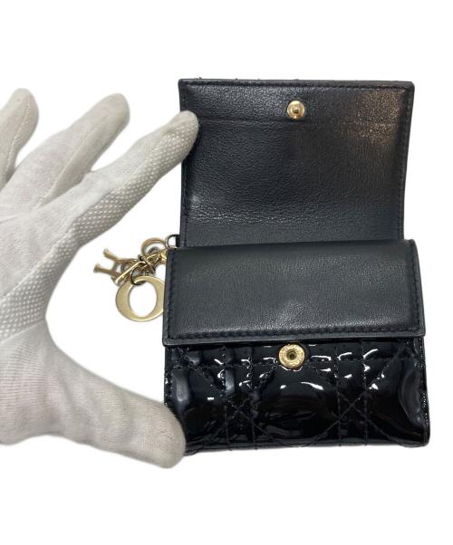 Christian Dior（クリスチャン ディオール）Christian Dior (クリスチャン ディオール) ロータスウォレット カナージュ エナメル三つ折り財布　ミニ財布 ブラック サイズ:実寸参照の古着・服飾アイテム