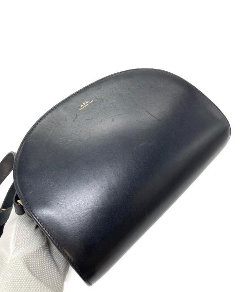 A.P.C.（アーペーセー）A.P.C. (アーペーセー) ハーフムーンバッグ　ショルダーバッグ　レザーバッグ ブラック サイズ:実寸参照の古着・服飾アイテム