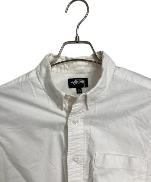 stussy（ステューシー）stussy (ステューシー) ボタンダウンシャツ　長袖シャツ　USA製 ホワイト サイズ:Mの古着・服飾アイテム