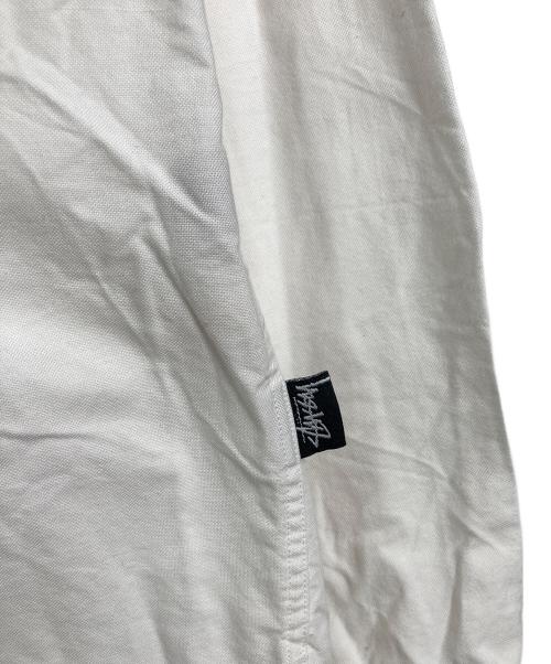 stussy（ステューシー）stussy (ステューシー) ボタンダウンシャツ　長袖シャツ　USA製 ホワイト サイズ:Mの古着・服飾アイテム