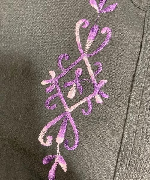 BACKERS（バッカーズ）Backers (バッカーズ) キューバシャツ ロカビリーシャツ　長袖シャツ　刺繍シャツ ブラック×パープル サイズ:Mの古着・服飾アイテム