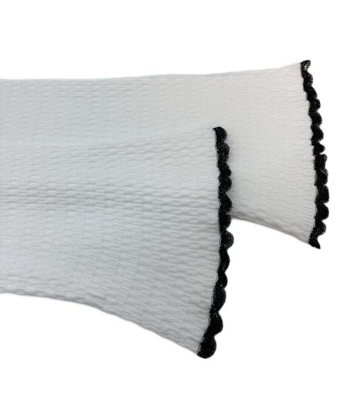 ANNA SUI（アナスイ）ANNA SUI (アナスイ) Lily Brown (リリーブラウン) バタフライカーディガン　蝶モチーフボタン　金ボタン　ニットカーディガン ホワイト サイズ:FREEの古着・服飾アイテム