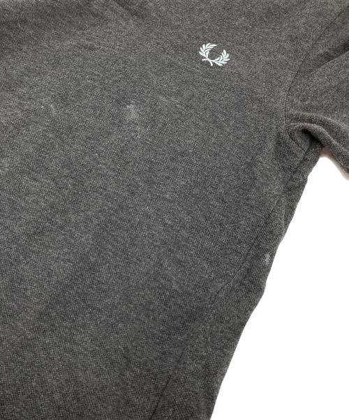 FRED PERRY（フレッドペリー）FRED PERRY (フレッドペリー) ポロシャツ グレー サイズ:XSの古着・服飾アイテム