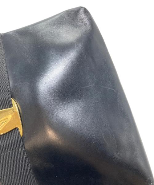 Salvatore Ferragamo（サルヴァトーレ フェラガモ）Salvatore Ferragamo (サルヴァトーレ フェラガモ) ヴァラリボンショルダーバッグ　クラッチバッグ　ヴァラ金具 ブラック サイズ:実寸参照の古着・服飾アイテム