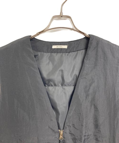 niko and（ニコアンド）niko and (ニコアンド) make stuff  軽インベスト　ナイロンベスト　ダブルジップ　アウター　ライトアウター　Misayoさんプロデュース ブラック サイズ:FREEの古着・服飾アイテム